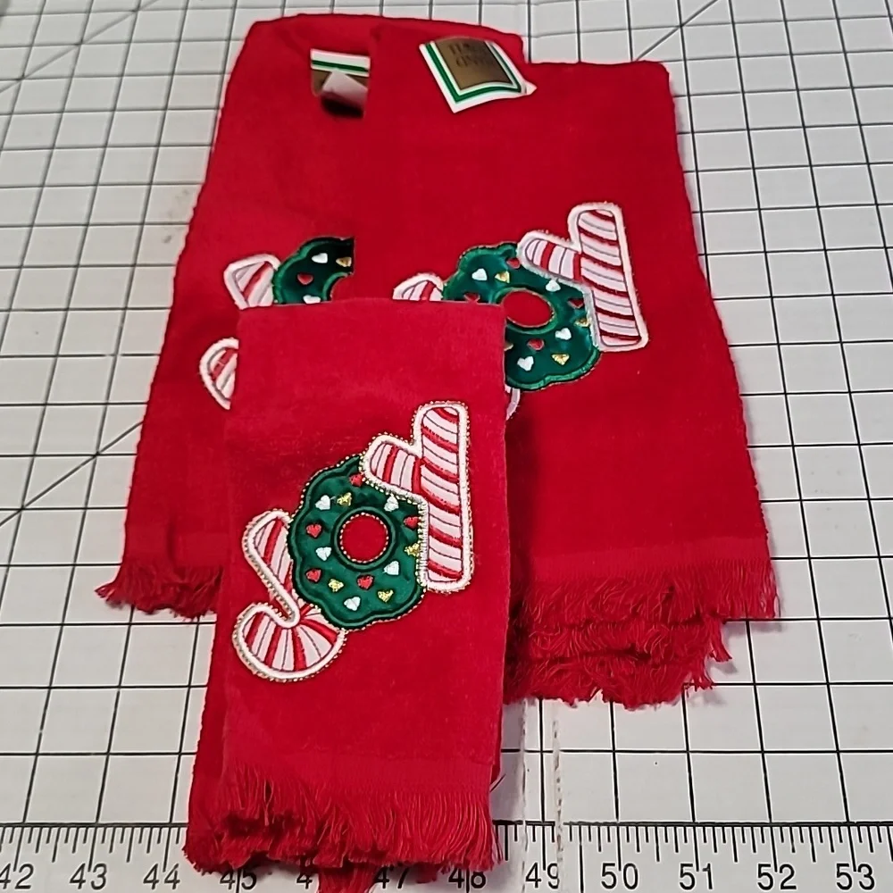 Festive Red Joy 2‎ Hand Towels and 1 Fingertip Towel Set NWT